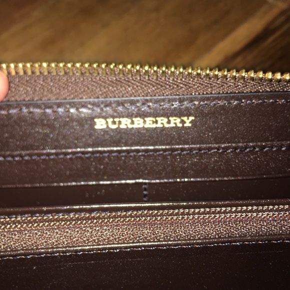 Burberry Wallet - Picture 3 of 5